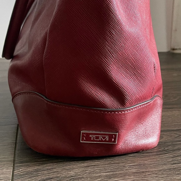TUMI | Travel Tote Bag - Picture 4 of 16